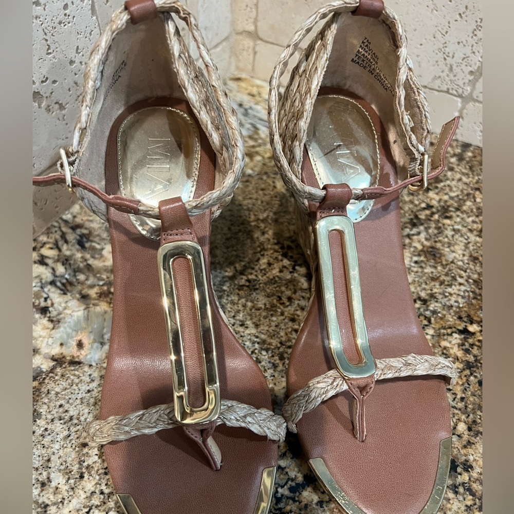 New Mia Wedge Sandal